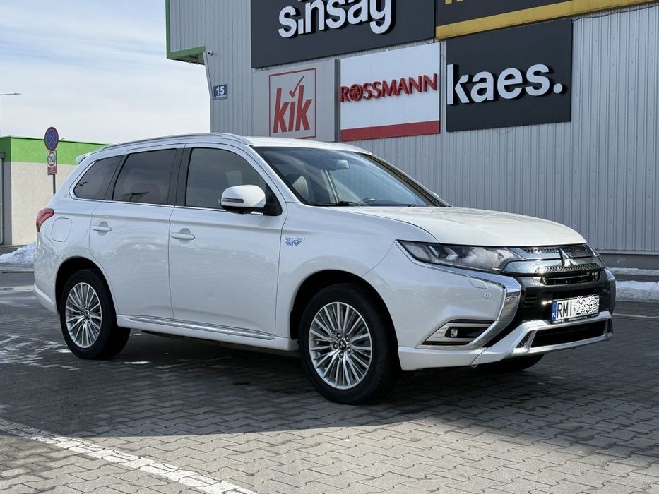 Mitsubishi Outlander Hybryda Plug-In 2,4 Kamera 360 Niski Przebieg !!!