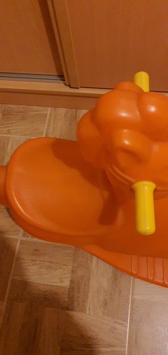 Cavalo de balanço, da Chicco para 3 crianças balançarem, está praticam