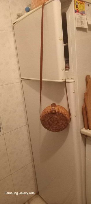 Продаю сумку круглу плетена з ротанга, колір коричневий