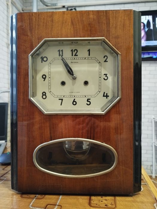 Годинник настінний «Jantar» (радянський, механічний) — на ремонт