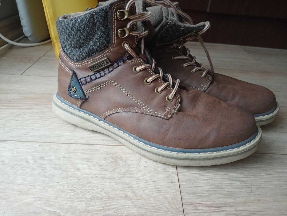 buty młodzieżowe/męskie rozm. 40