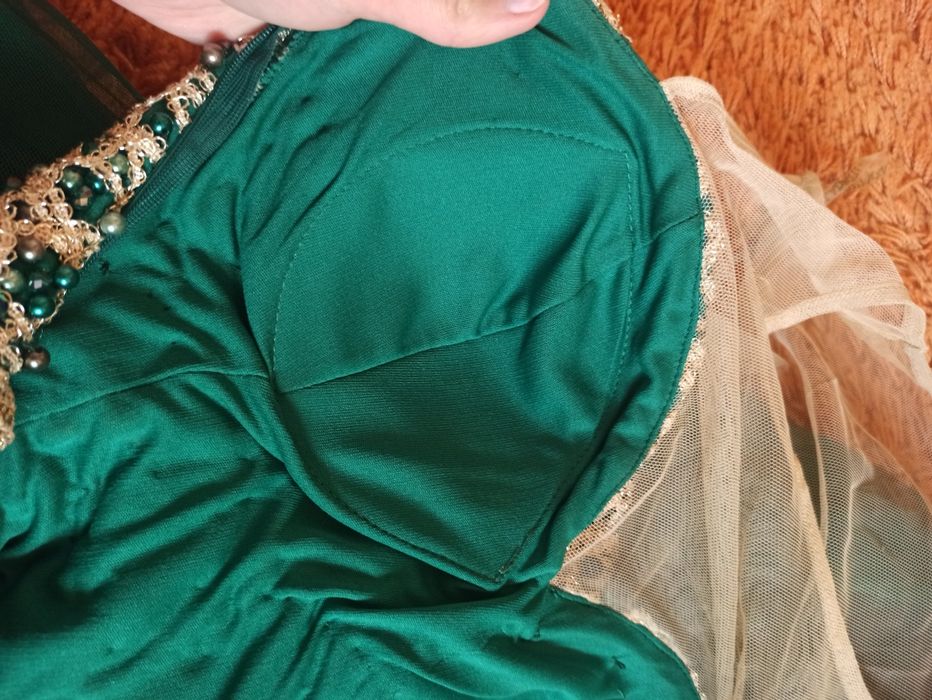 Продам смарагдова випускна/вечірня сукня