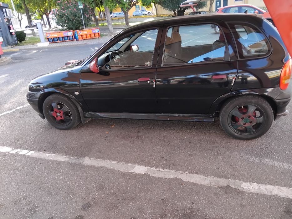 Opel corsa 1.4 gasolina com AC