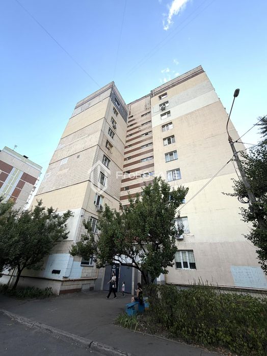 Продаж 3 кімнатної квартири 69 м вул. Данькевича 1/79 Київ