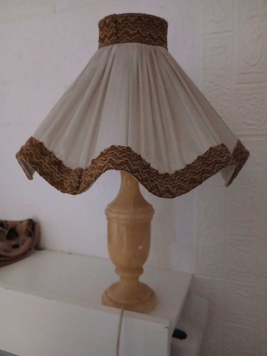 Candeeiros em marmore