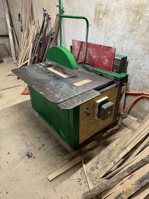 Деревообробний верстат циркулярка