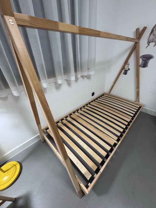 Łóżko Luletto Tipi z barierką płotek Duo 180/90 z materacem