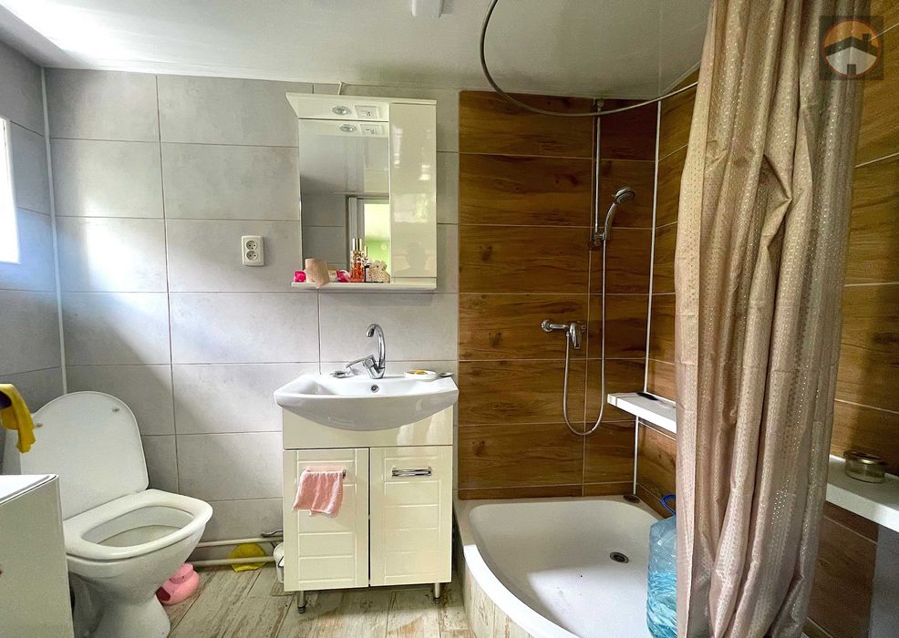 Продам будинок  метро Київська , Є-відновлення +