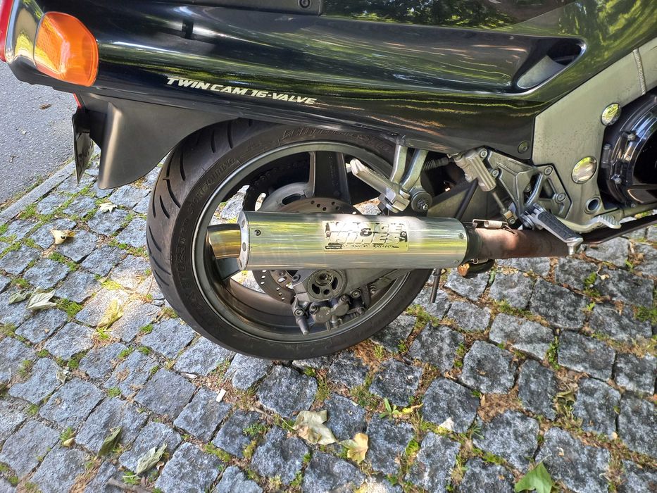 KAWAZAKI ZZR 1100 como nova