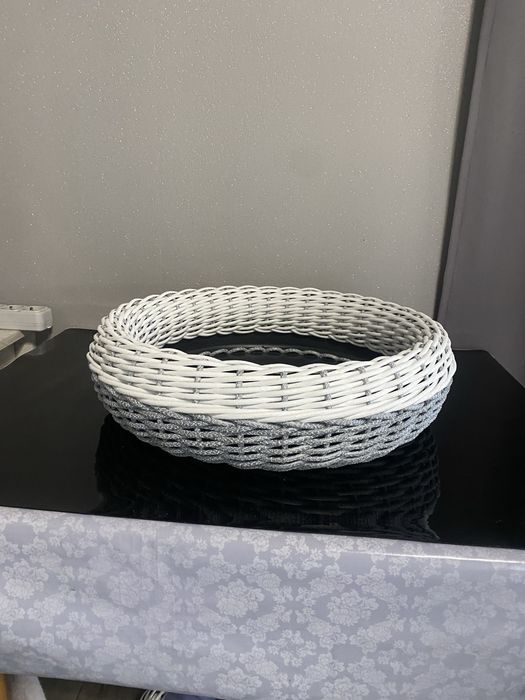 Лежанка , котодомик из ротанга.