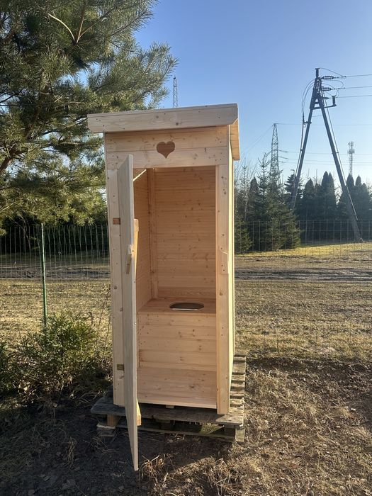 WC ogrodowe, toaleta drewniania