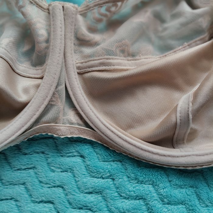 Biustonosz miękki damski 70L