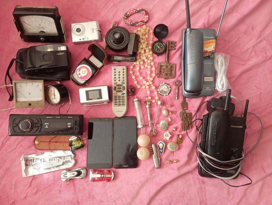 Часи телефони мелочнвка разное