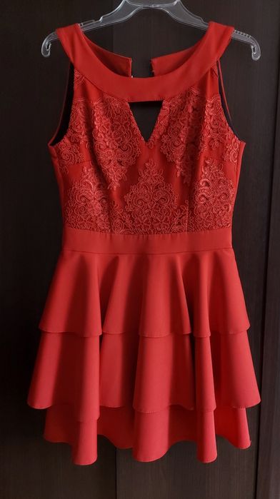 Czerwona sukienka na wesele