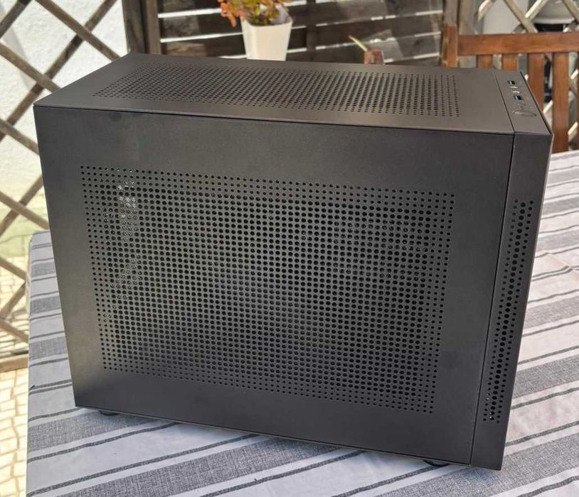 Caixa de Computador NOX Hummer VAULT Mini-ITX