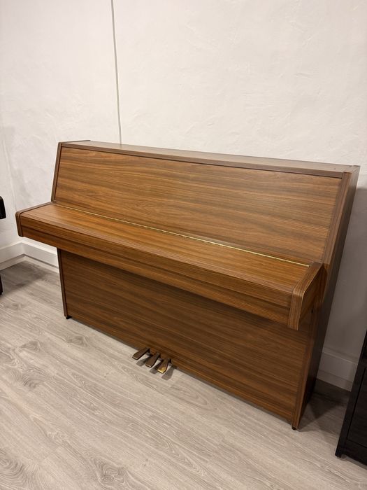 Piano Yamaha C108