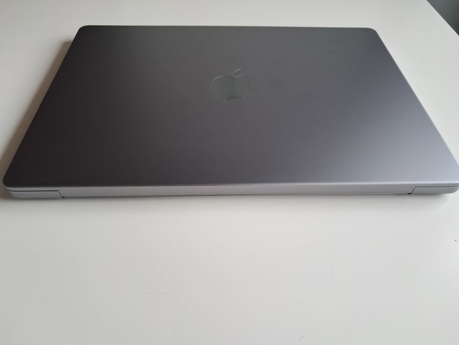 MacBook Pro 2021 M1 Max 14" 24 GPU 32gb 512gb