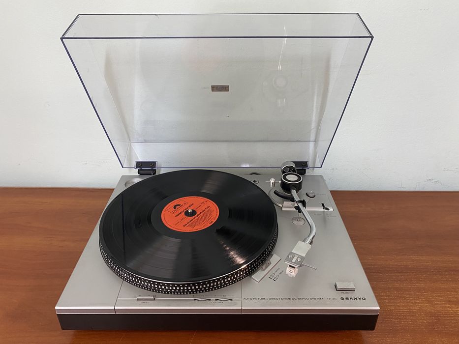 Вініл вініловий програвач Sanyo TP 30