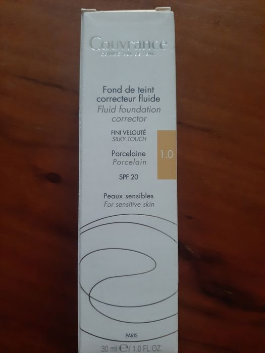 Couvrance fluid korygujący porcelanowy 30ml + Gratis