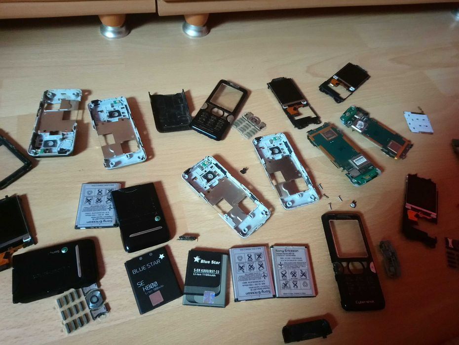 Sony Ericsson K 550i- części
