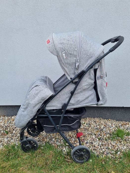 Wózek spacerowy Levi Quatro lekki składany z dodatkami