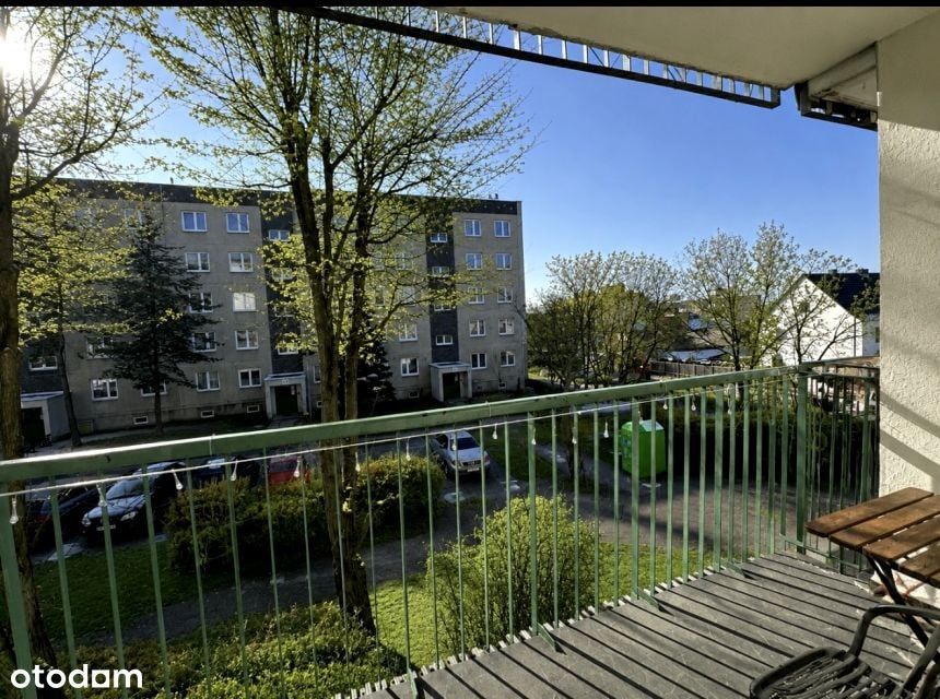 1 piętro,3 pokoje, ogrzewanie miejskie, balkon, piwnica
