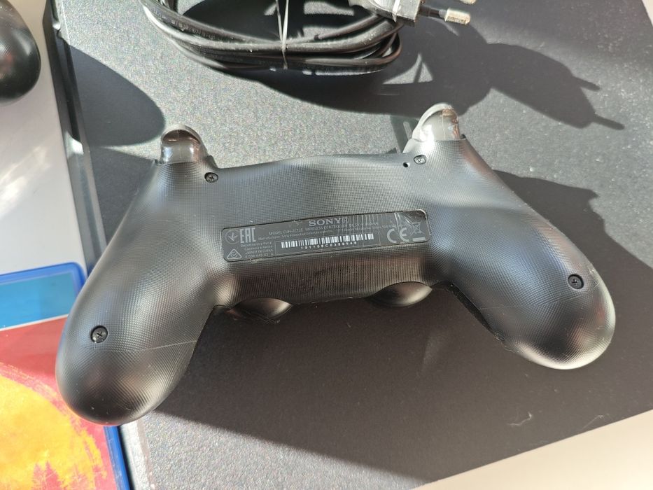 PS4 slim 500+2геймпада+док станція+диски з іграми та сумка!
