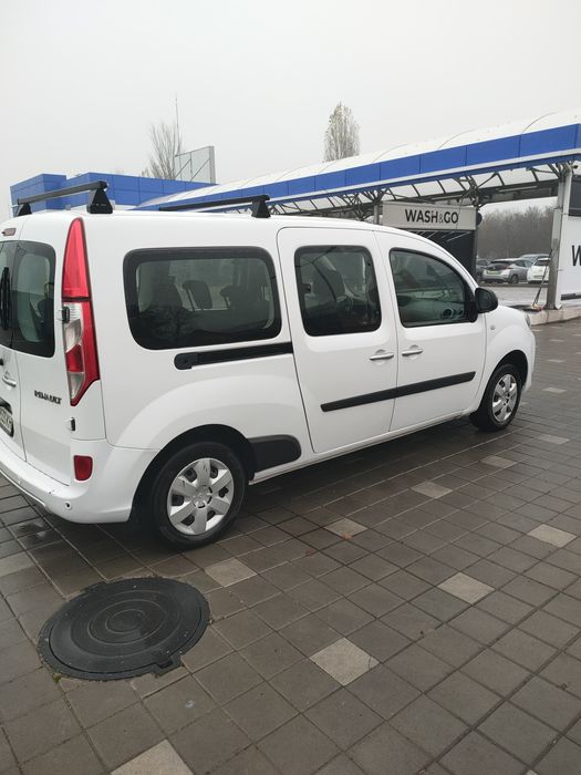 Продам своє авто Renault Kangoo 2015 року оригінальний пасажир 7 місць
