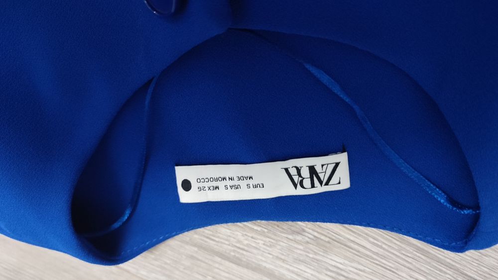 Жилетка безрукавка вкорочена Zara