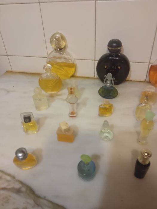 Conjunto de Miniaturas Frasquinhos de Perfume Diversos