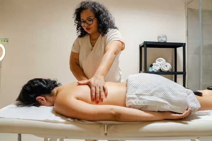 Massagens e depilação Studio na Baixa.