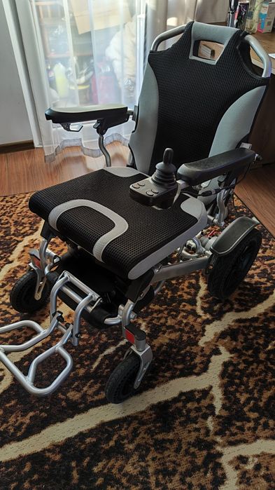 Wózek inwalidzki elektryczny RHODOS YE245C