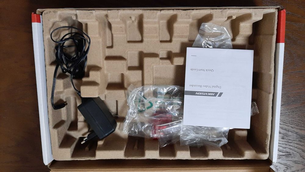 Turbo HD видеорегистратор DS-7116HQHI-K1