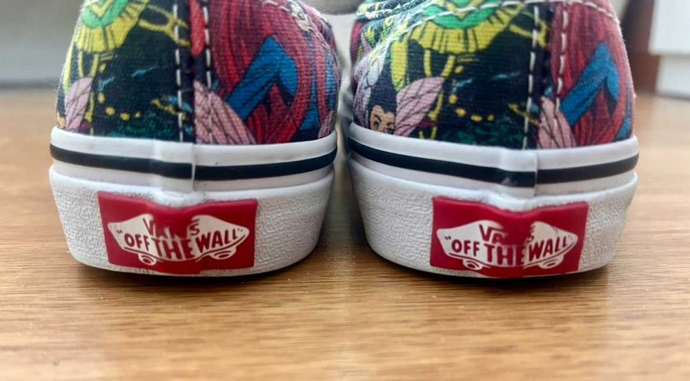 VANS modelo exclusivo MARVEL