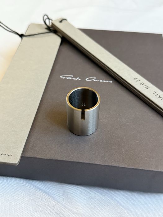 Rick Owens Silver Slitted Thumb Ring: 1 300 грн. - Кольца Львов на Olx