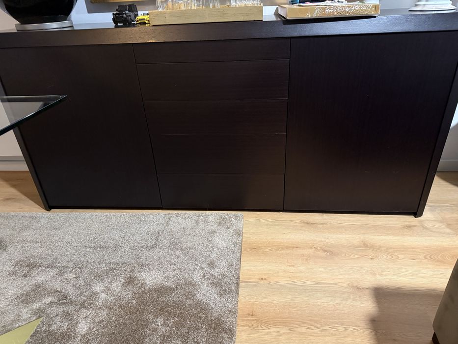 Moveis -aparador e cristaleira em madeira