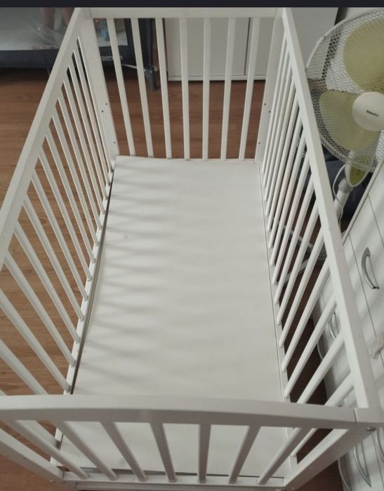 Łóżeczko drewniane