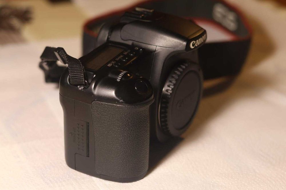 Canon EOS 30D DSLR