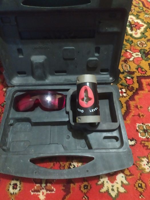 Продам лазерний рівень .
