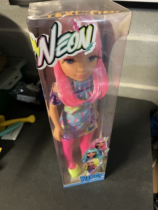 Boneca Nancy Neon nova