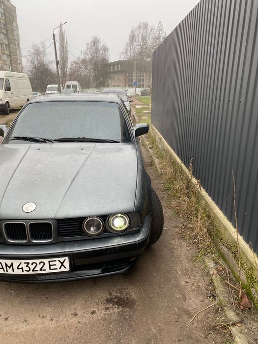 Продам BMW e34 520i