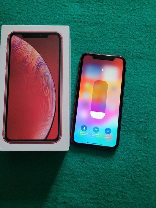 iPhone XR 128 ГБ Neverlock product red