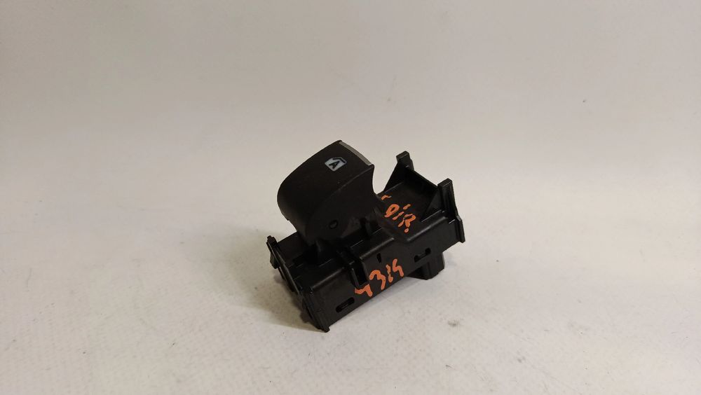 Comando / botão / interruptor vidros frente direito TOYOTA C-HR (_X1_)