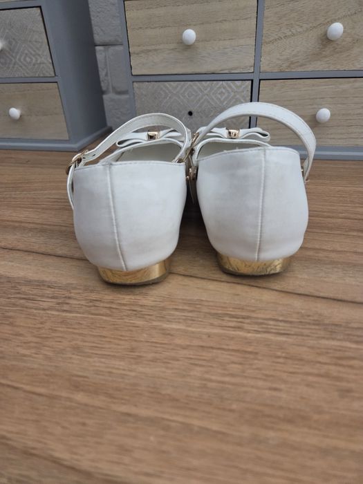 Białe buty komunijne czółenka r.36