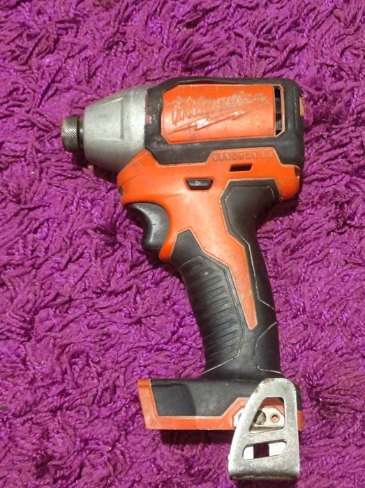 Продам impact milwaukee 18 в