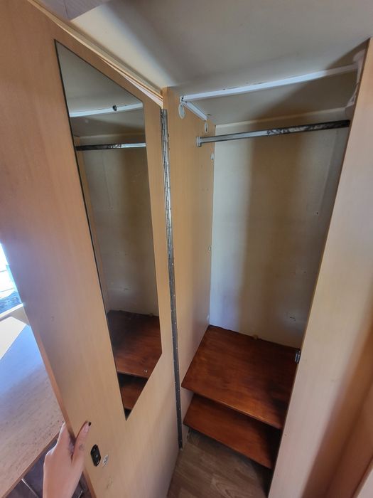 Rolote c/ WC e documentos