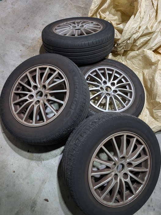 Jantes 5 furos 16'' com pneus - furação renault