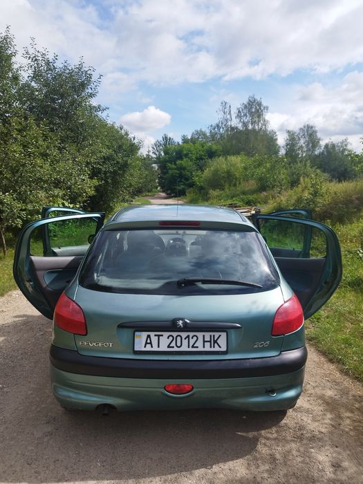 Пеже 206 в гарному технічному і робочому стані.