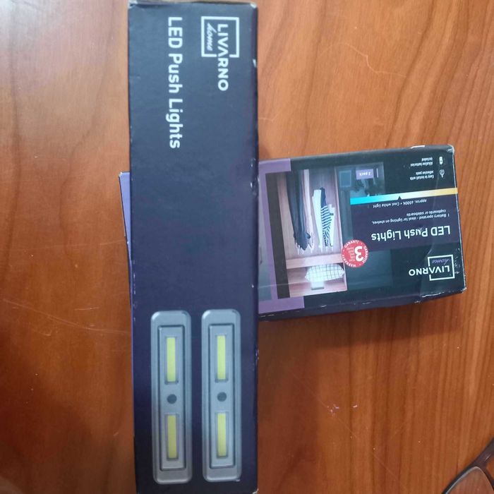 2 LED battery-powered NEW with batteries included64553118485505120