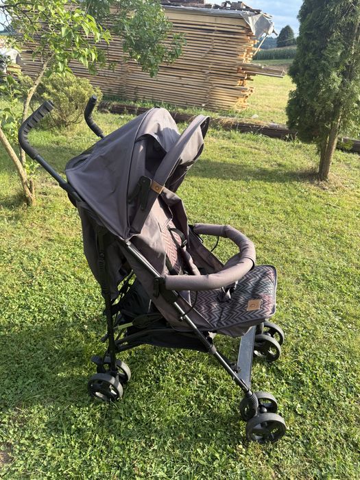 Wózek spacerowy Lionelo – lekki, składany, parasolka
